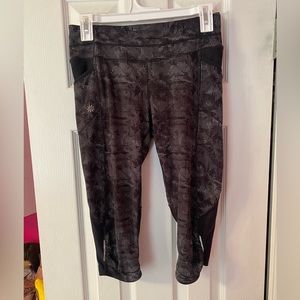 Athleta Capri Leggings Size S